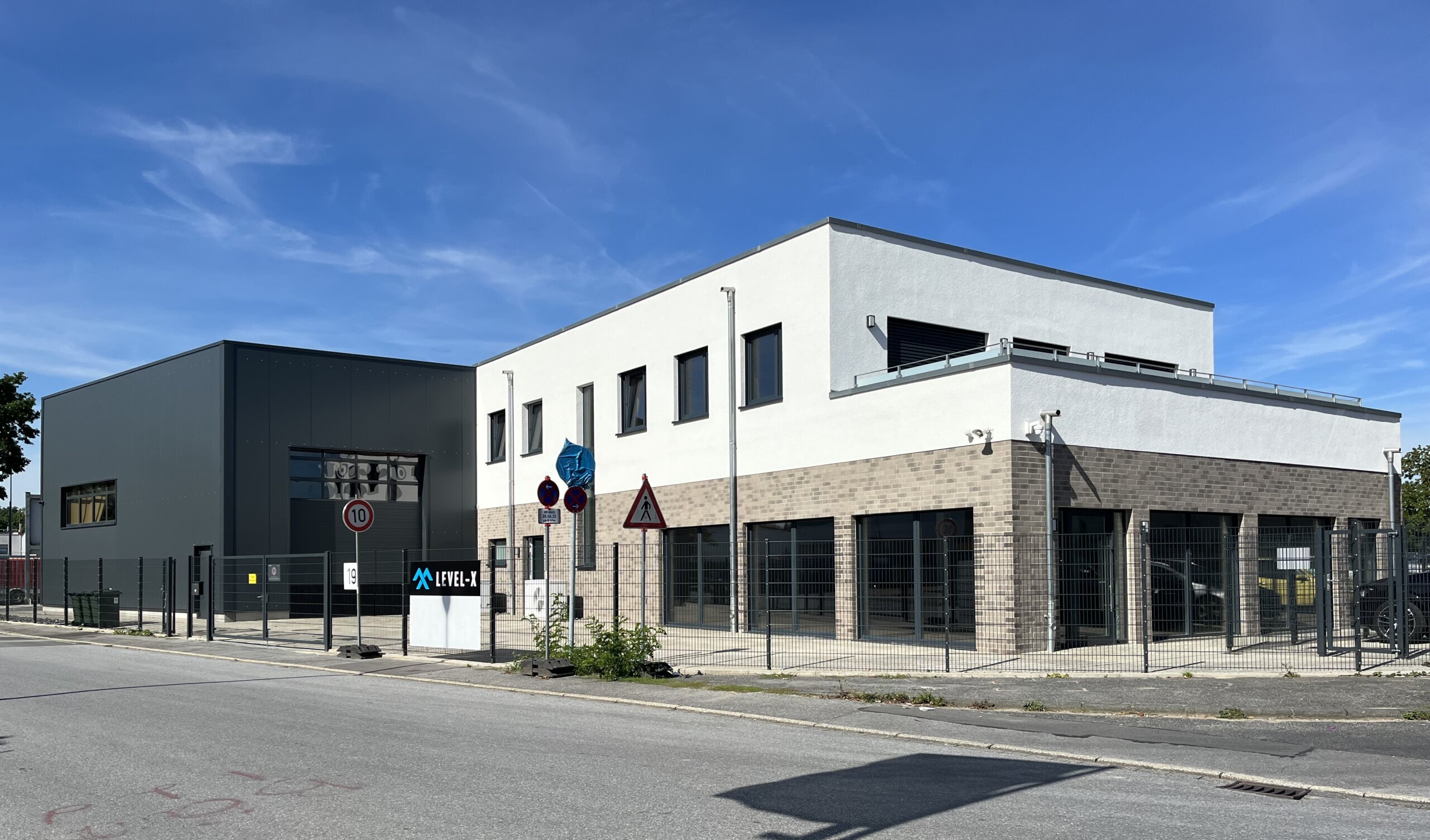 https://www.plassmeier-bau.de/wp-content/uploads/2021/06/IMG_7724-scaled-e1693830732187.jpg