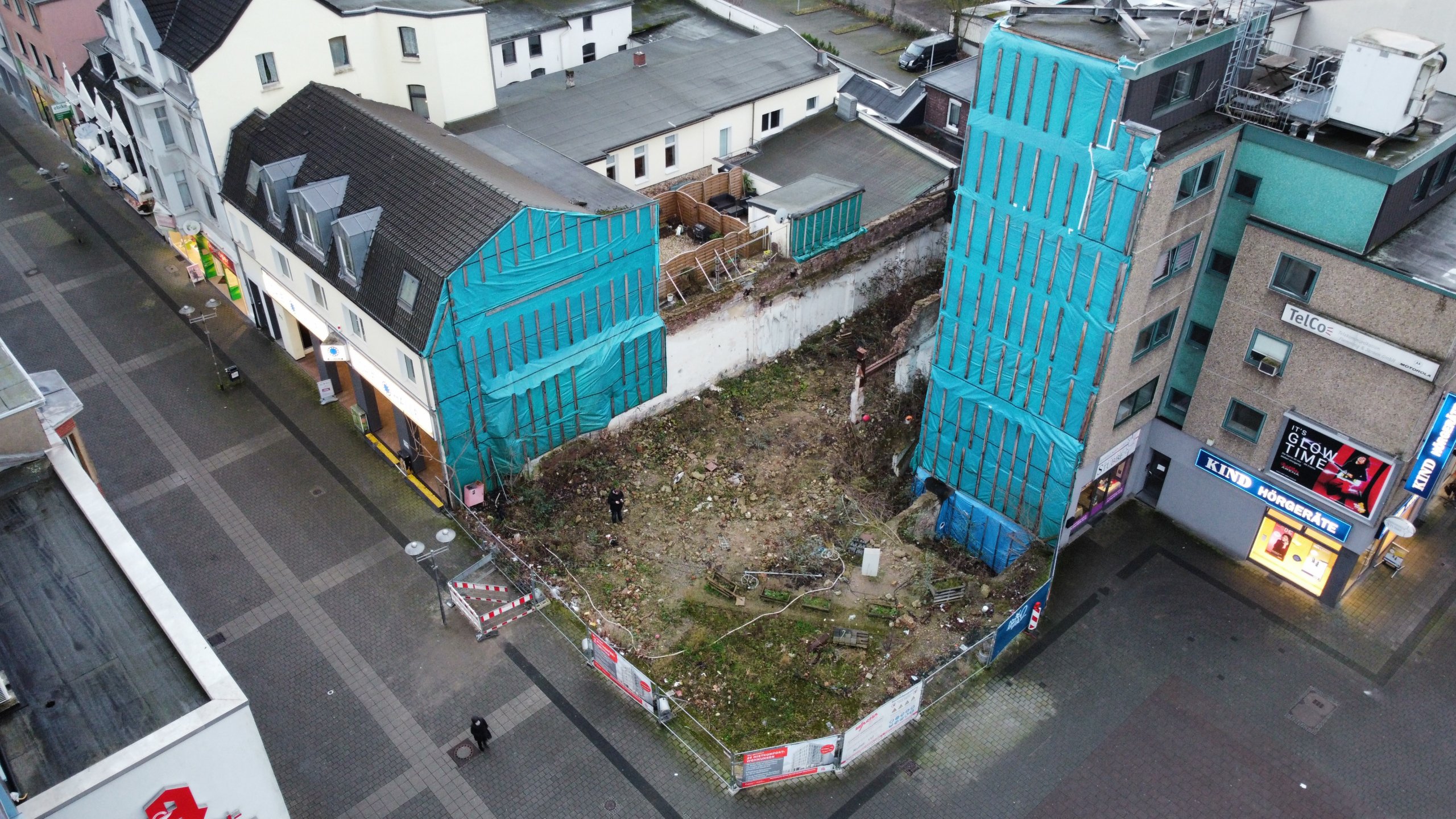 https://www.plassmeier-bau.de/wp-content/uploads/2021/08/Luftaufnahme-KaiserGanz-scaled.jpg